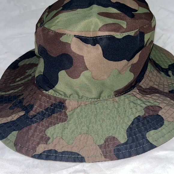 Kid's Camouflage Bucket Hat - Picture 6 of 7